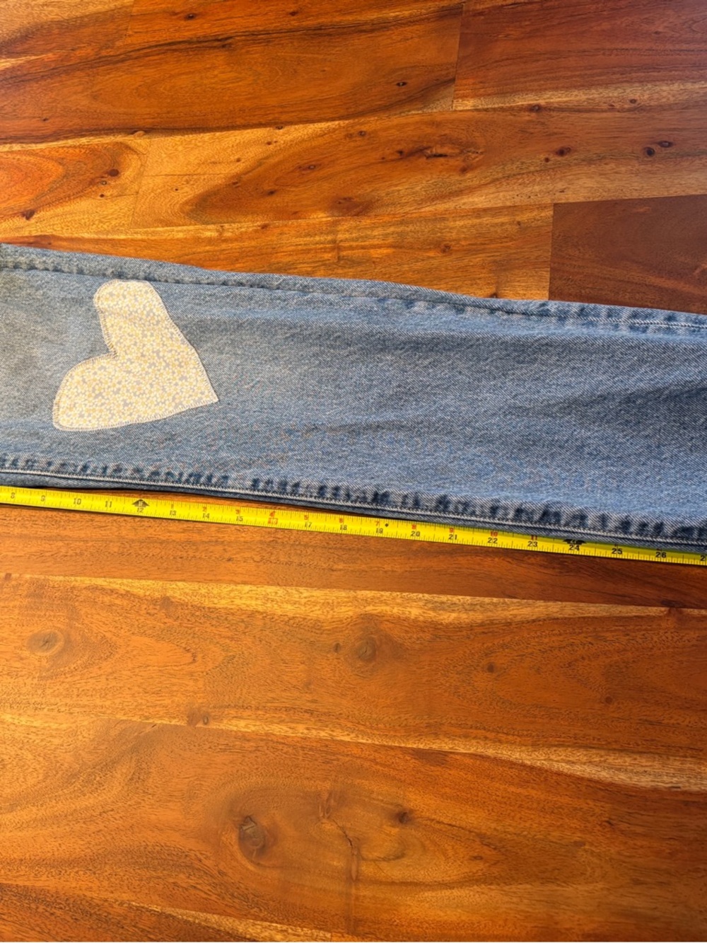 Levi’s 501 150th Anniversary Heart Patch Jeans - Size 24 x 30 - Picture 9 of 11
